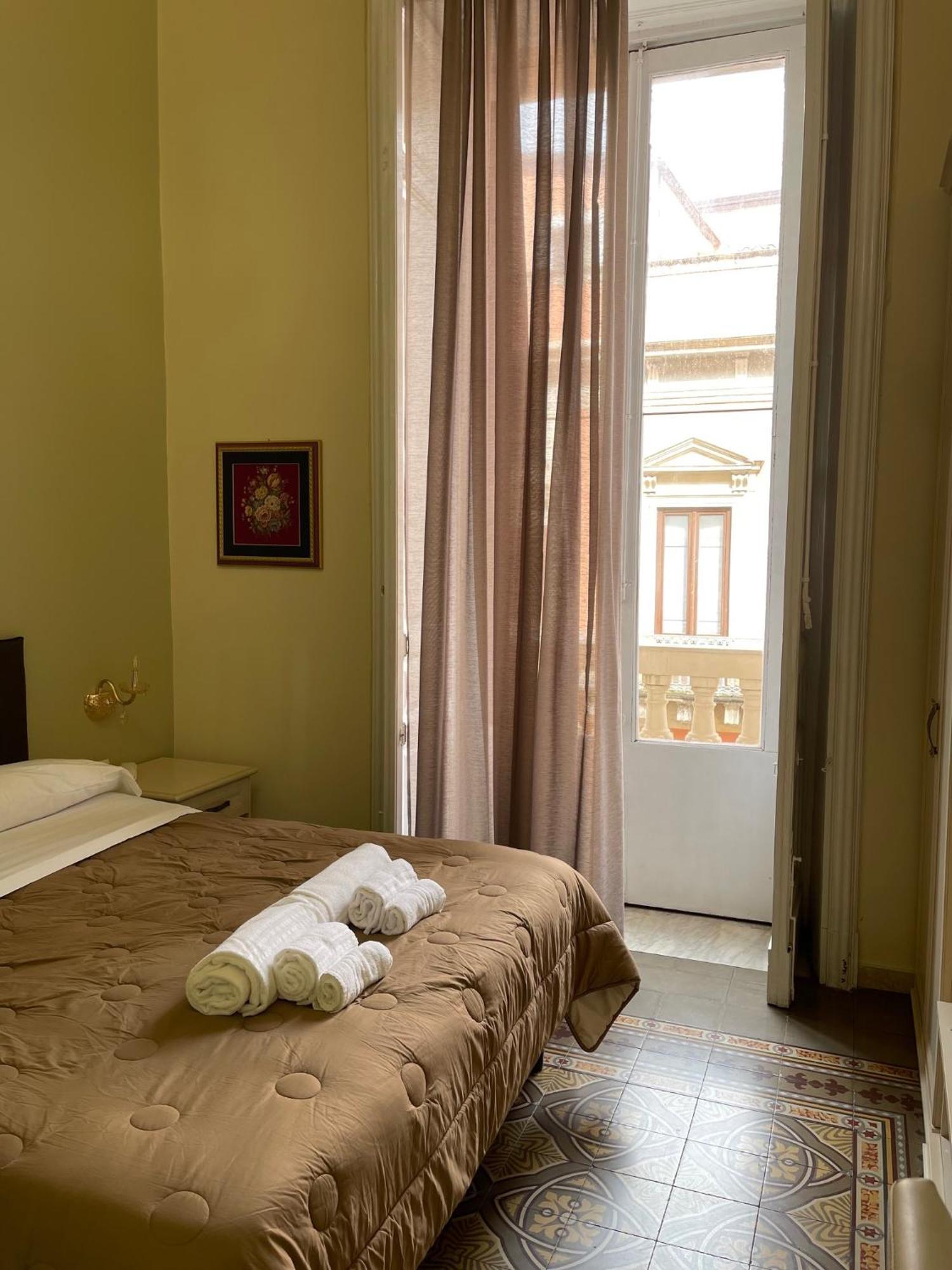 Umberto House Catania Hotel Exterior foto
