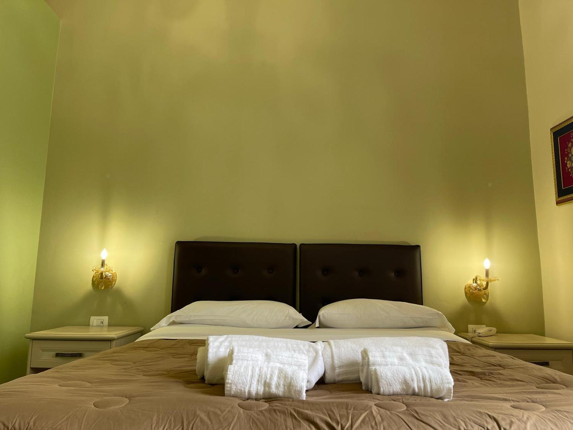 Umberto House Catania Hotel Exterior foto